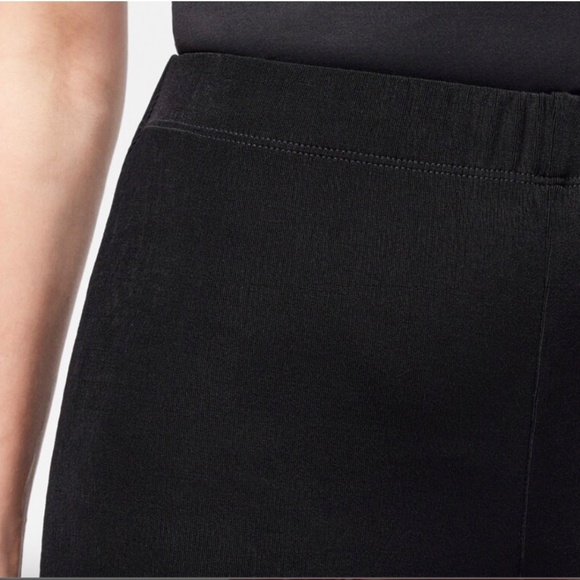 NWT Chico's PETITE Classic Traveler No-Tummy Pant In Black Size 1P (Med) - Picture 2 of 7